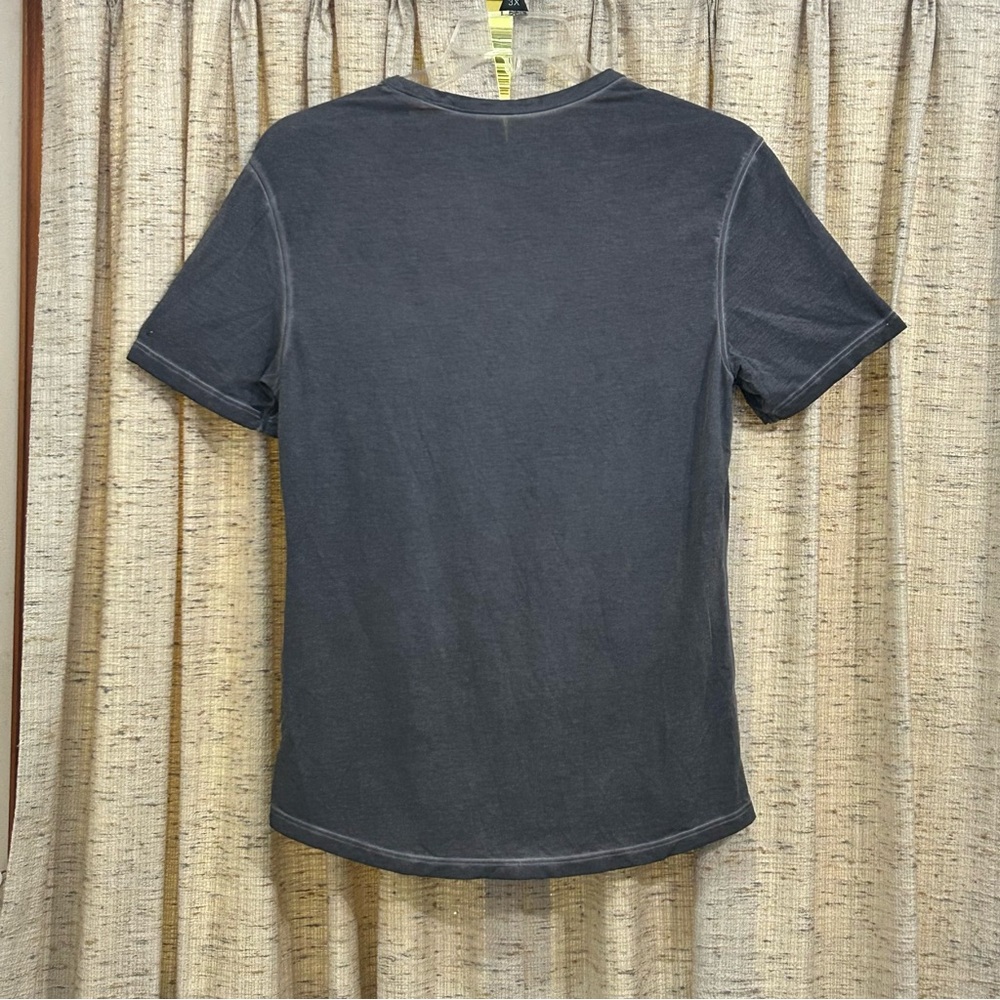 Lululemon 5 Year Basic Tee - Small - Picture 6 of 8
